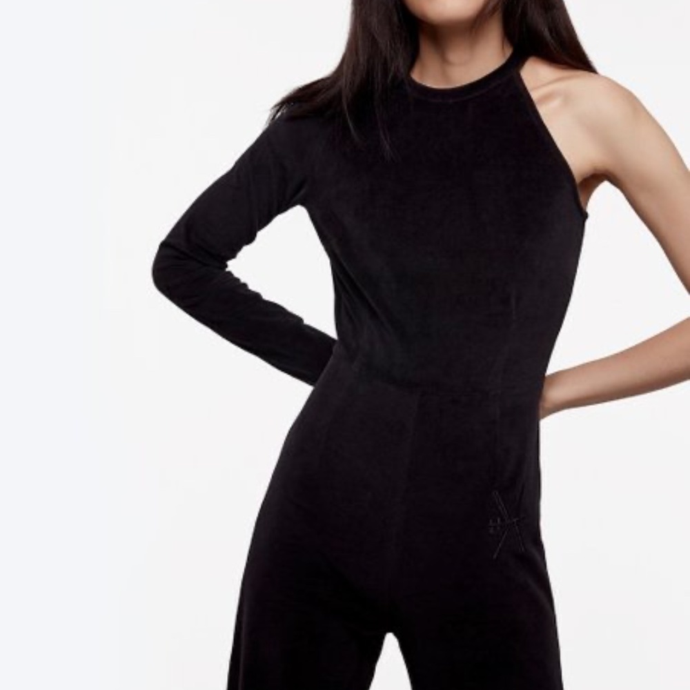 daya by Zendaya One Shoulder Velour Jumpsuit Black Size Large - Picture 4 of 6